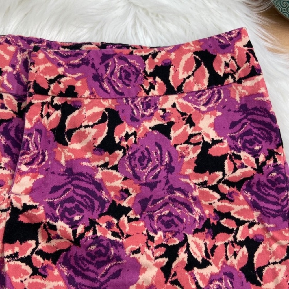 Forever 21 Twist Floral Shorts - Picture 7 of 7